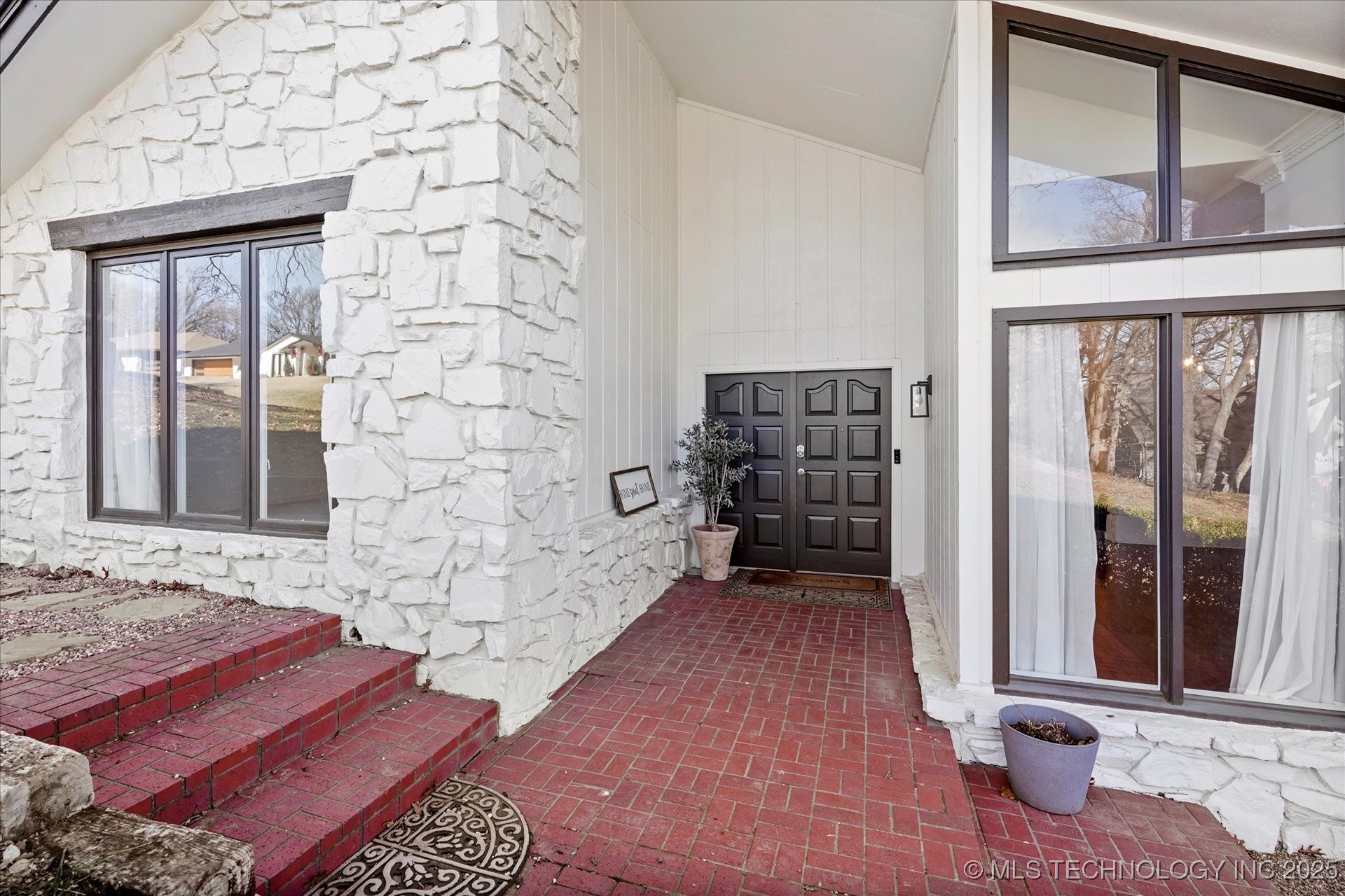 3434 E 75th Place