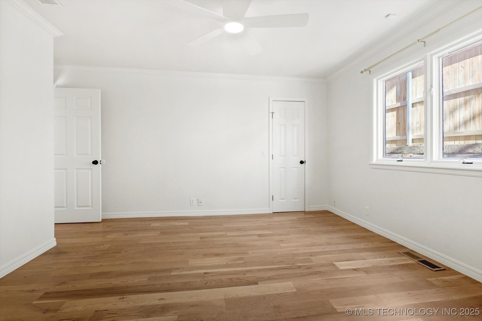 3434 E 75th Place
