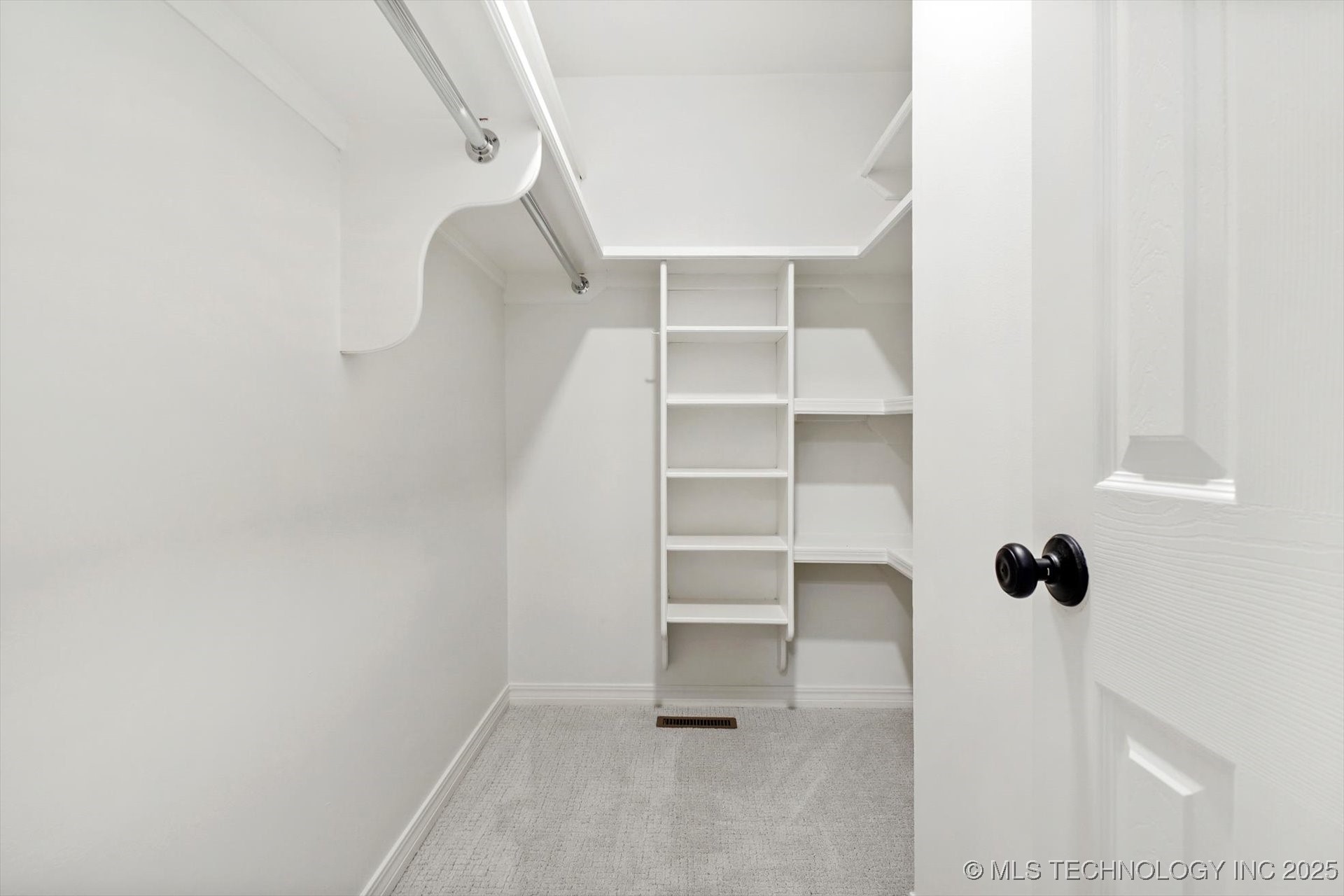 3434 E 75th Place