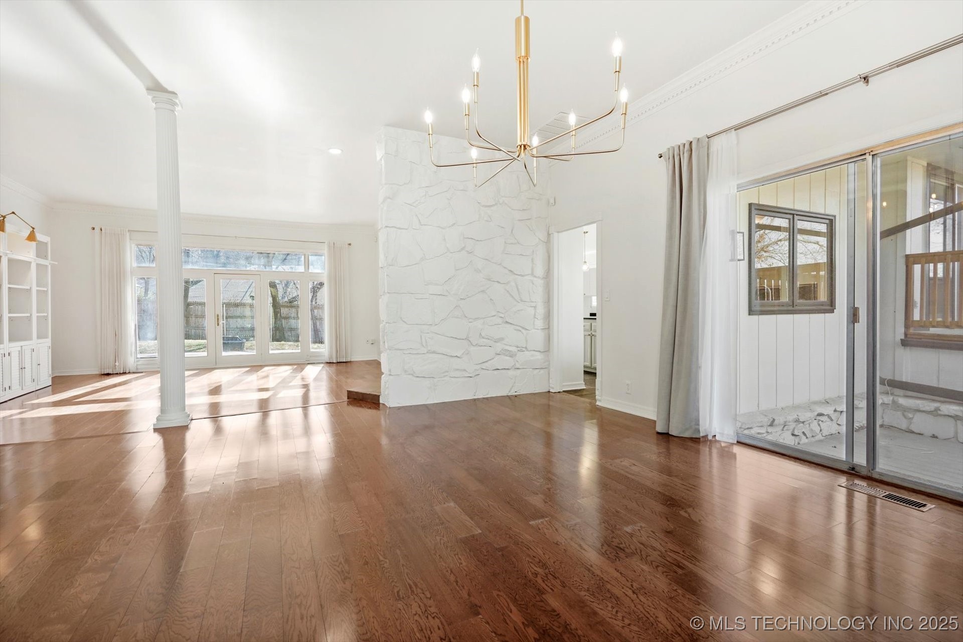 3434 E 75th Place