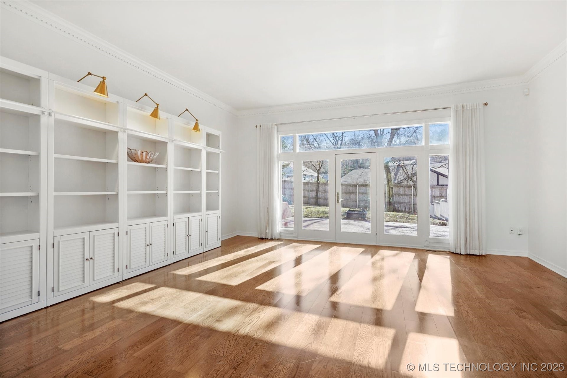 3434 E 75th Place