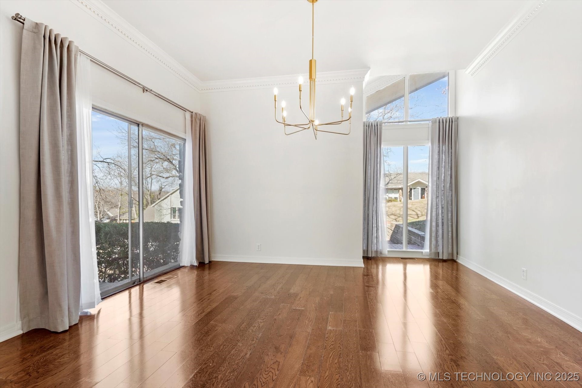 3434 E 75th Place
