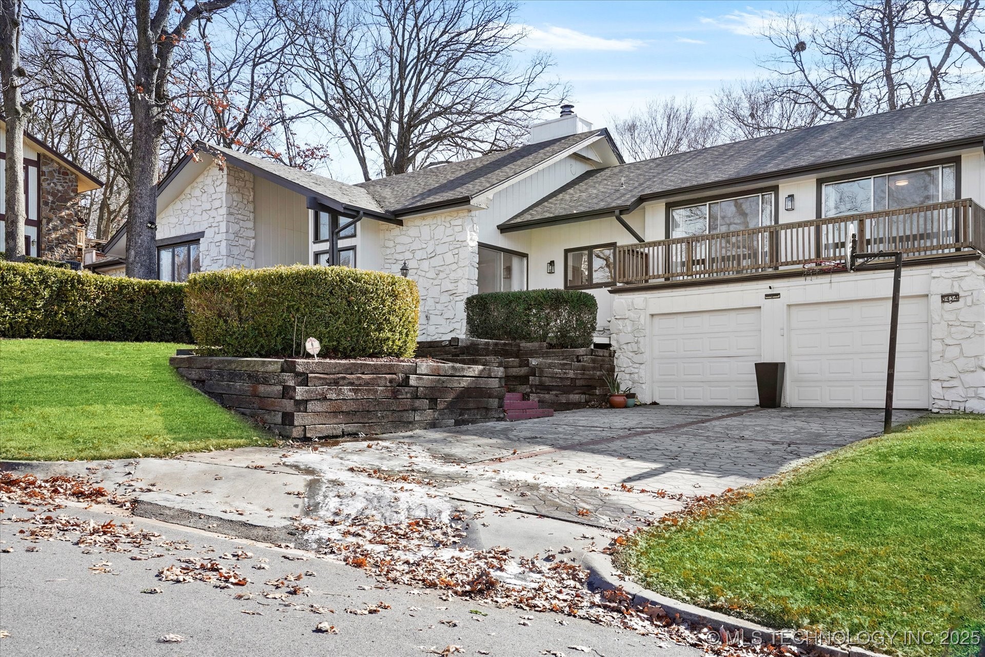 3434 E 75th Place