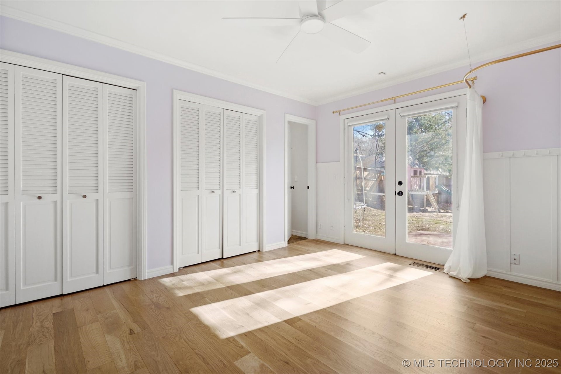 3434 E 75th Place