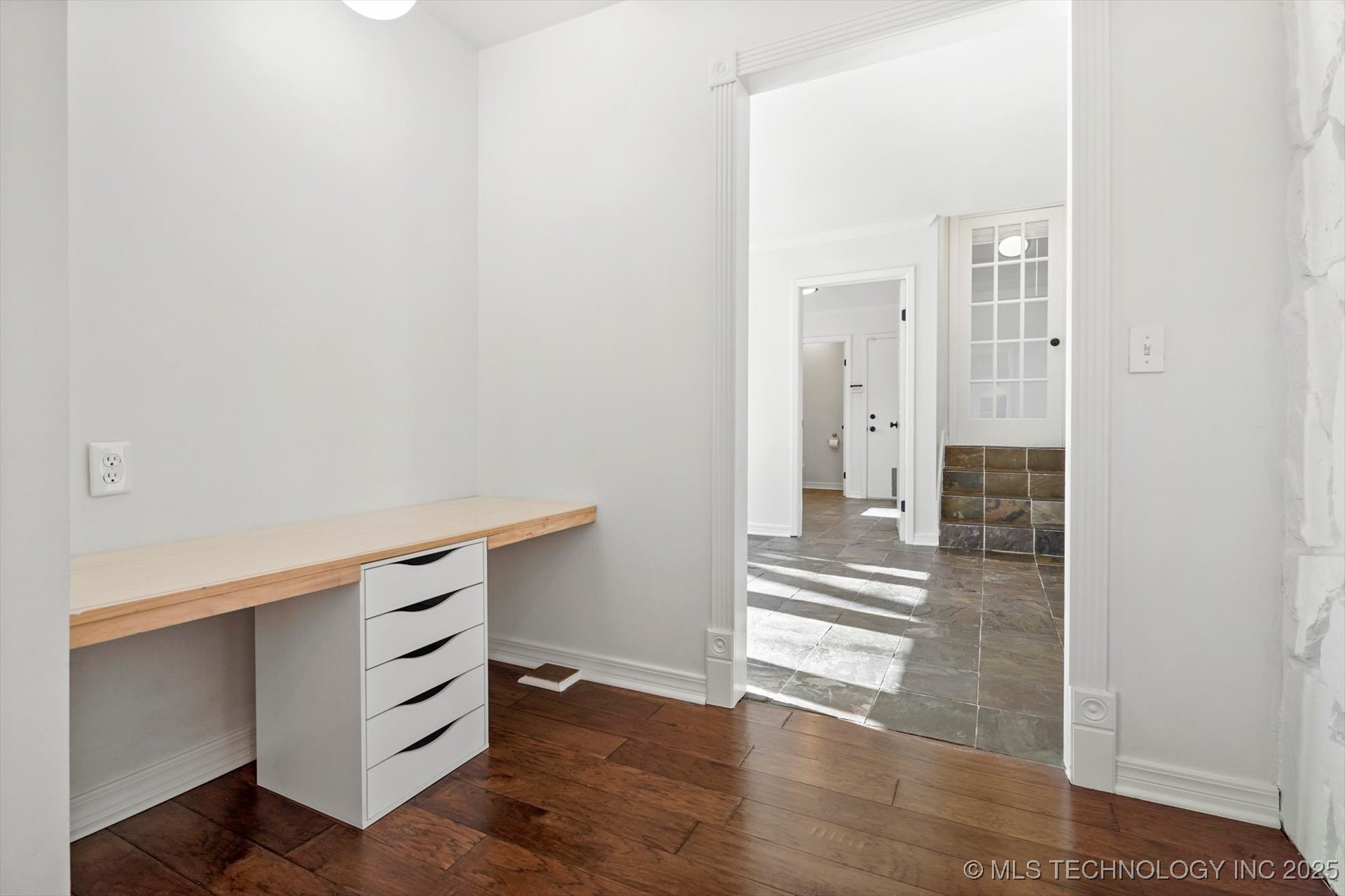 3434 E 75th Place