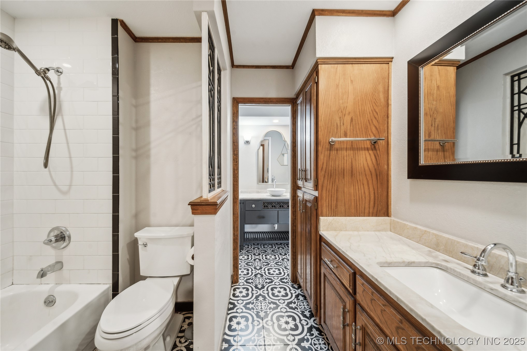 3326 W Washington Street 35