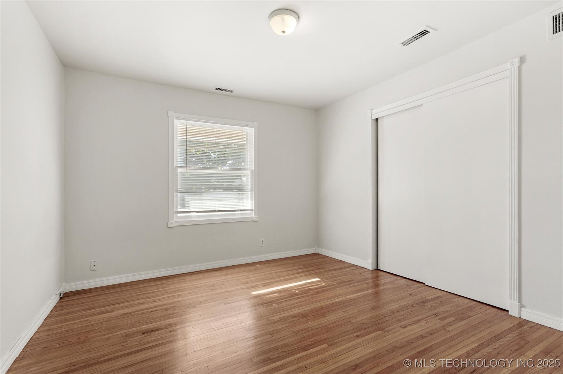 1505 E 54TH Place S