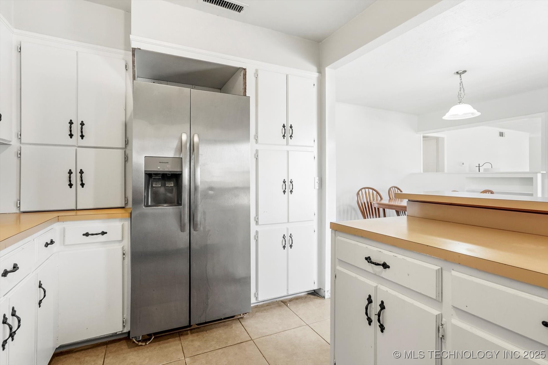 1505 E 54TH Place S