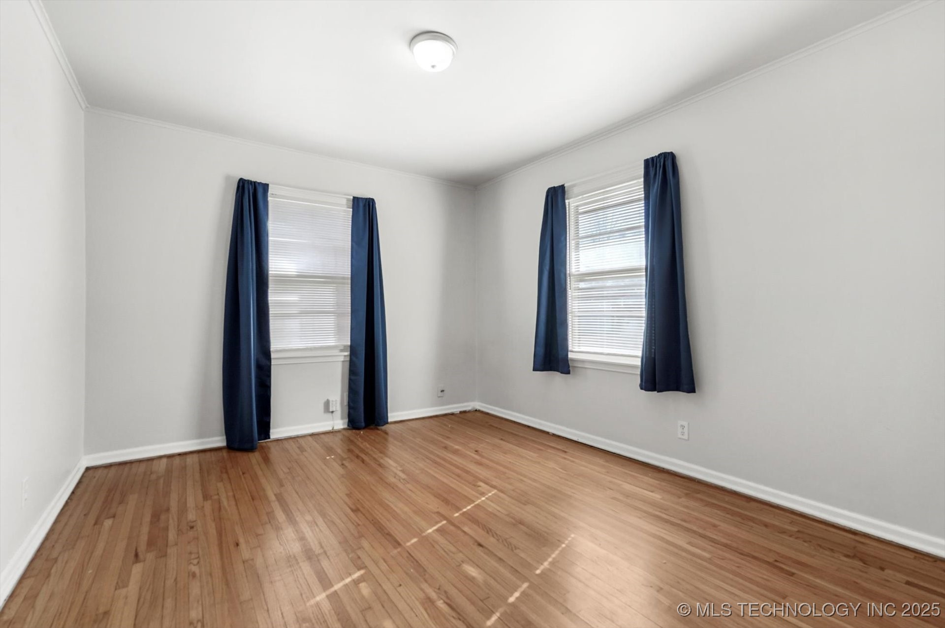 1505 E 54TH Place S