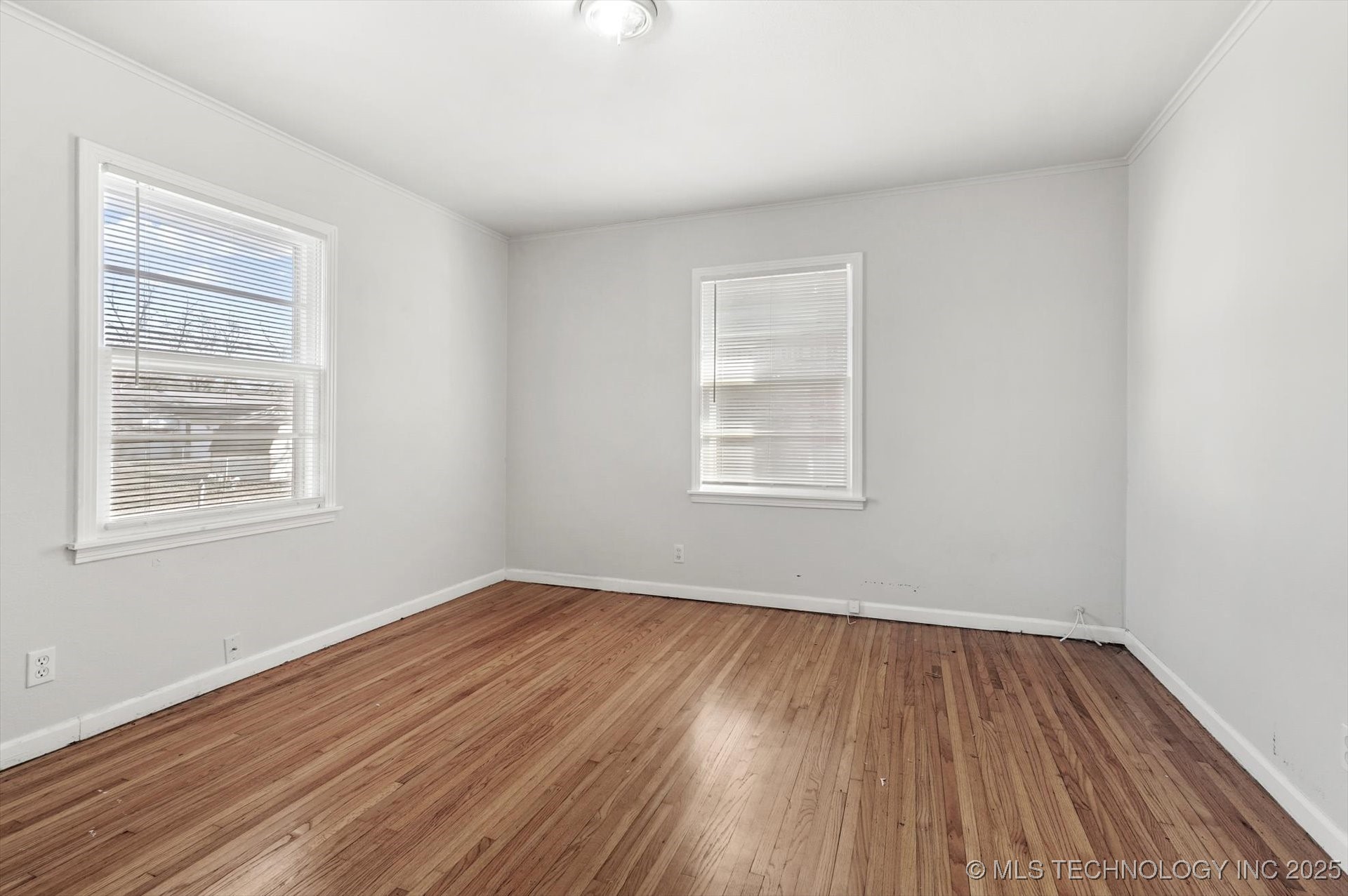 1505 E 54TH Place S