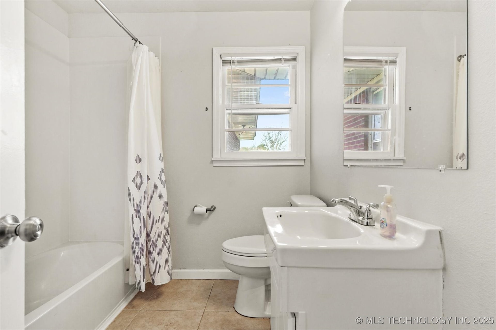 1505 E 54TH Place S