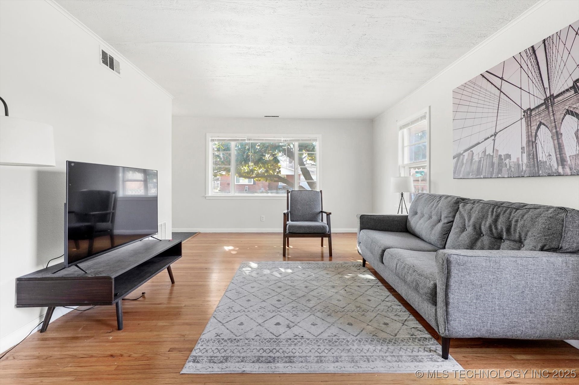 1505 E 54TH Place S