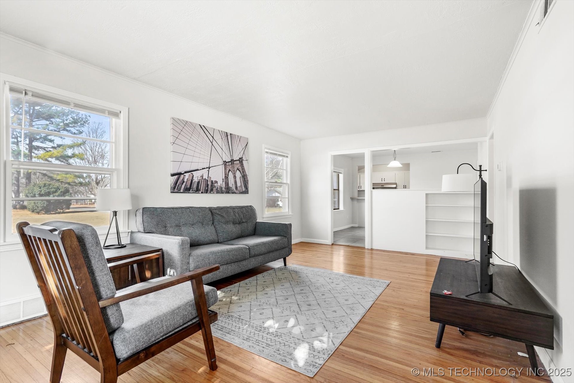 1505 E 54TH Place S