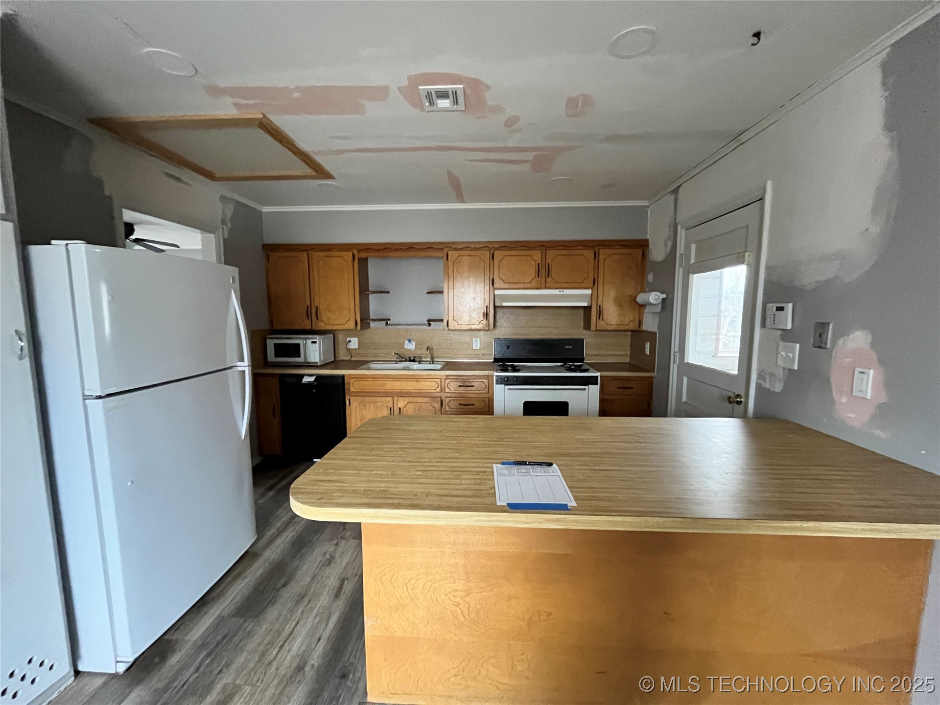 5104 E Cameron Street