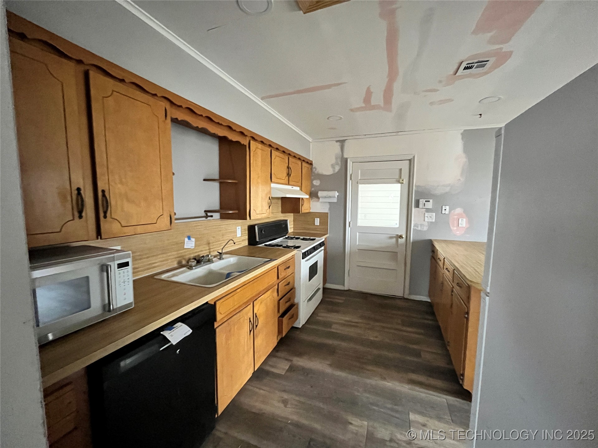 5104 E Cameron Street