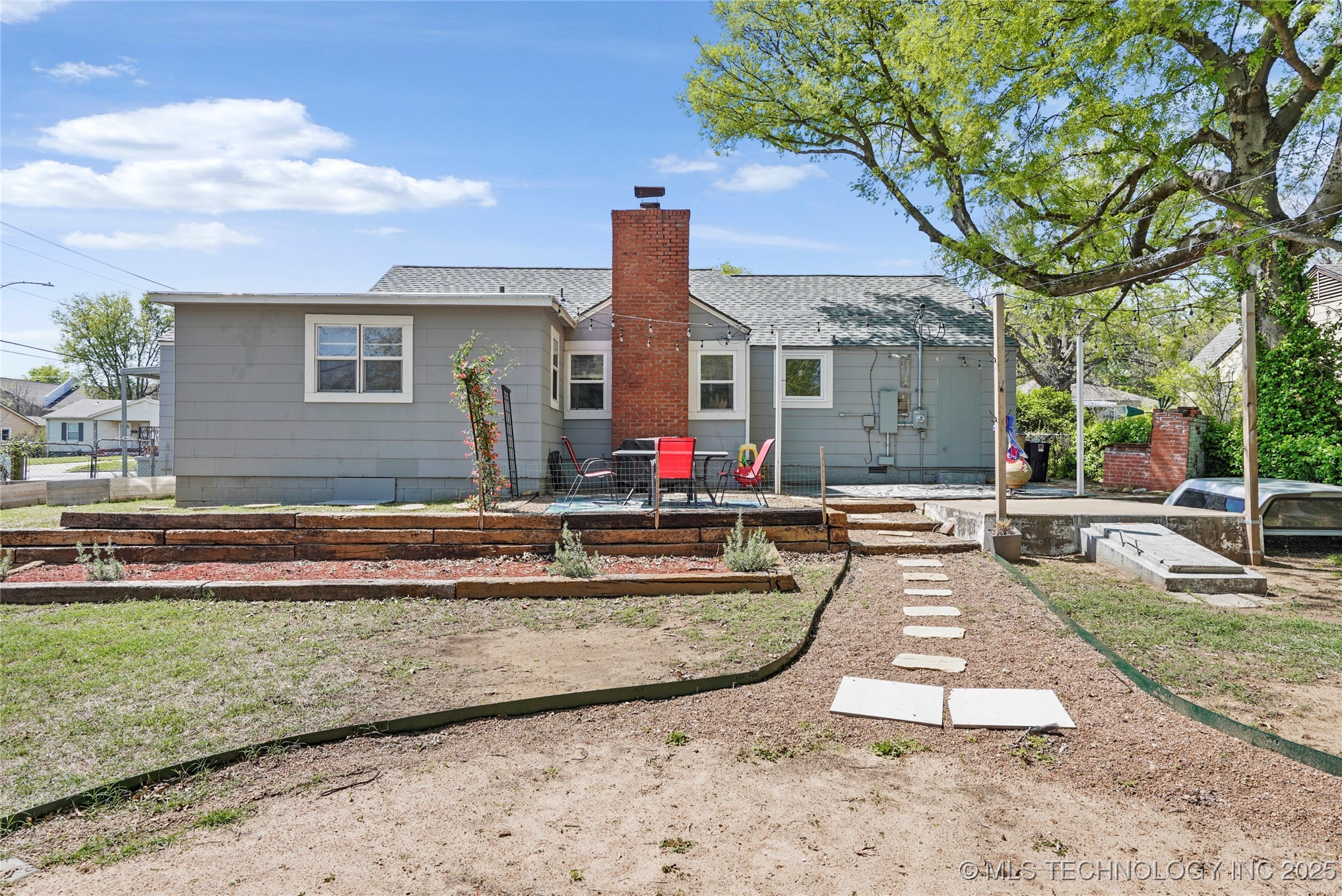 1247 S Darlington Avenue