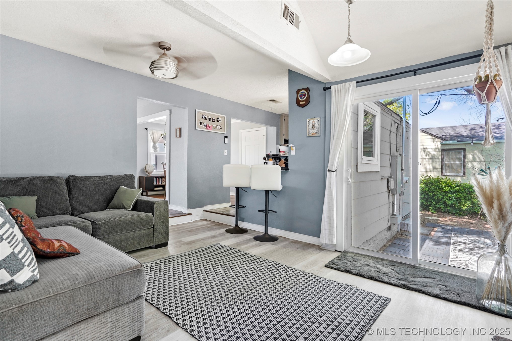 1247 S Darlington Avenue