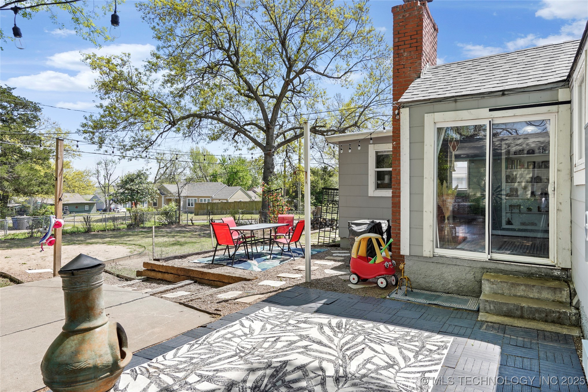1247 S Darlington Avenue