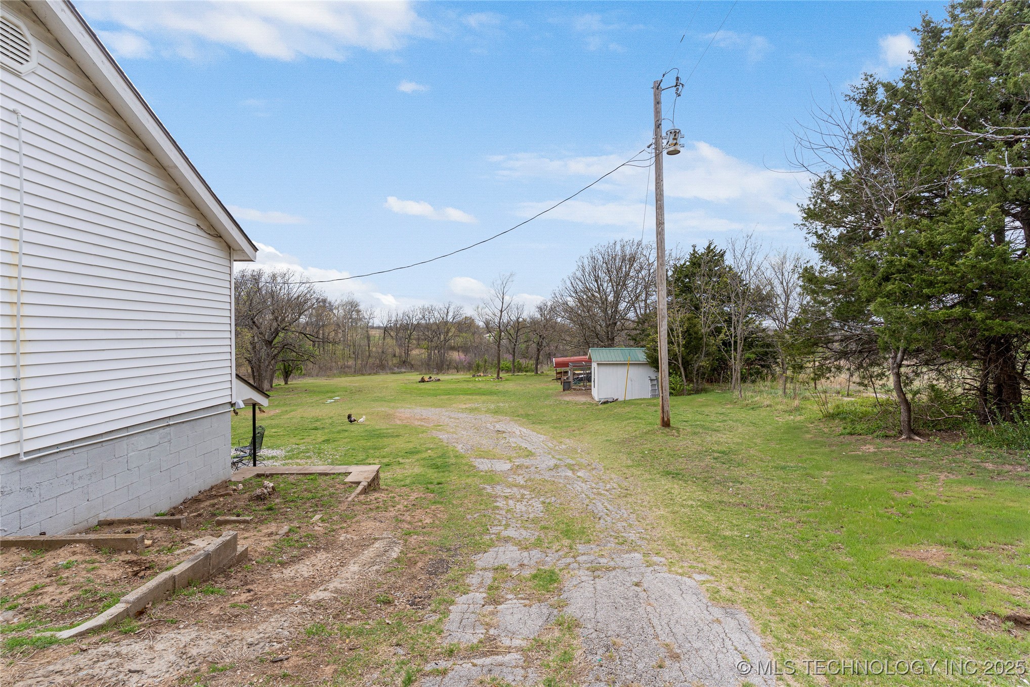 2482 N Highway 48 Highway