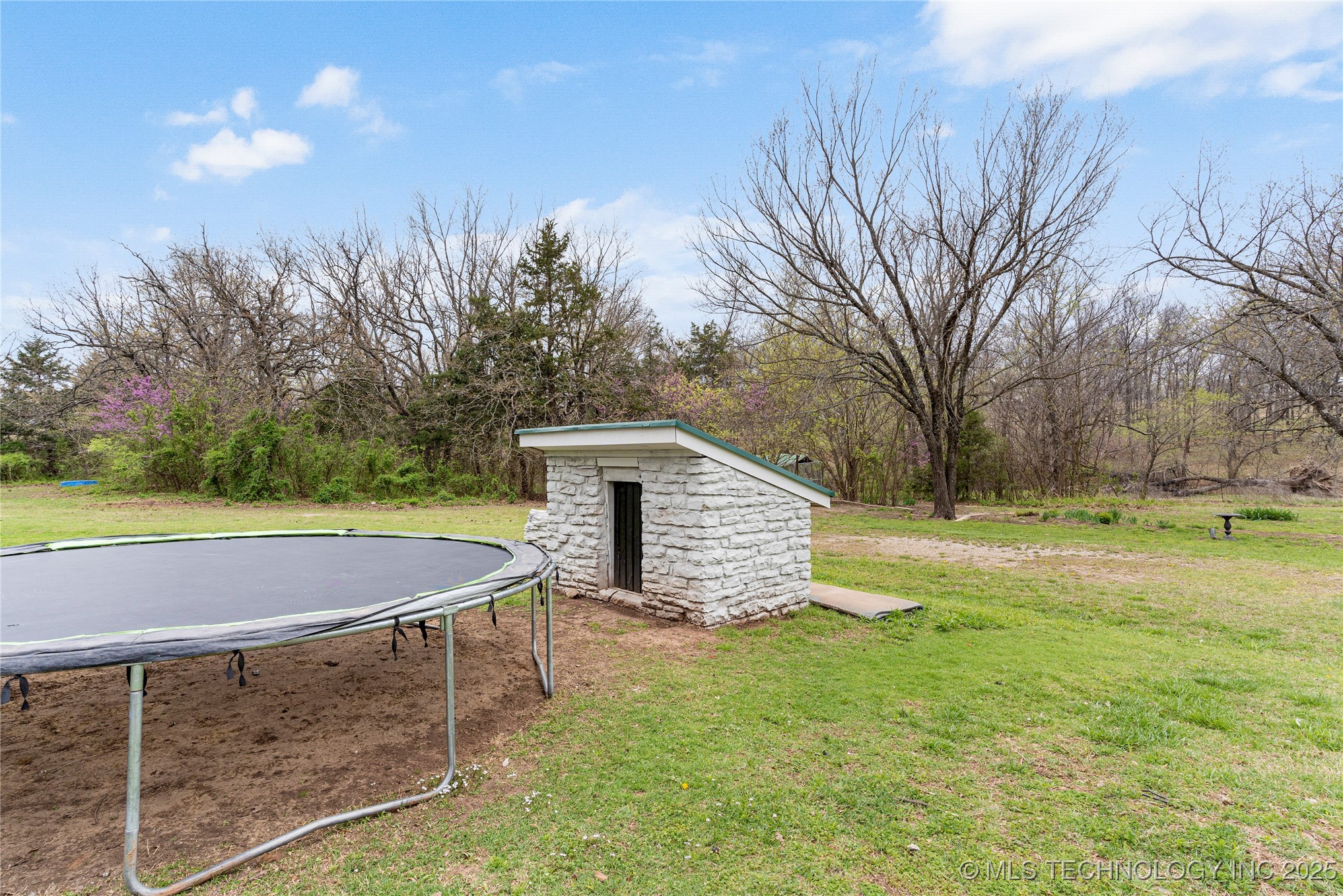 2482 N Highway 48 Highway