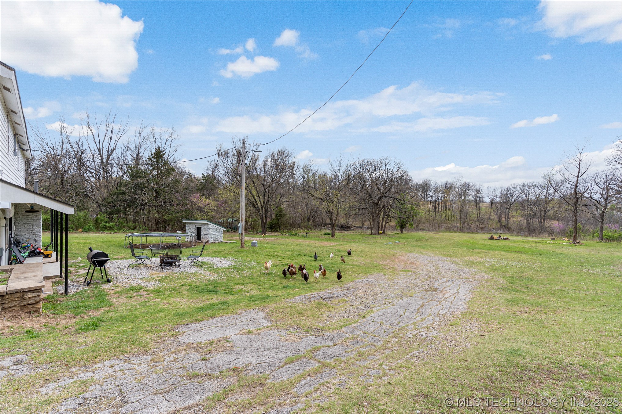 2482 N Highway 48 Highway