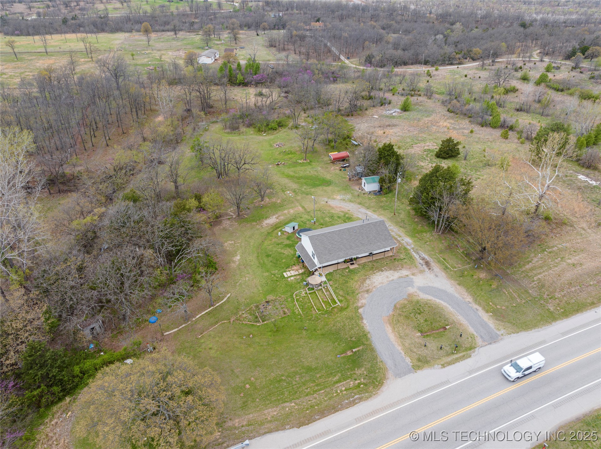 2482 N Highway 48 Highway