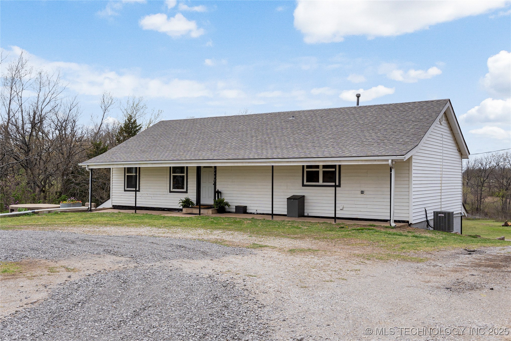 2482 N Highway 48 Highway