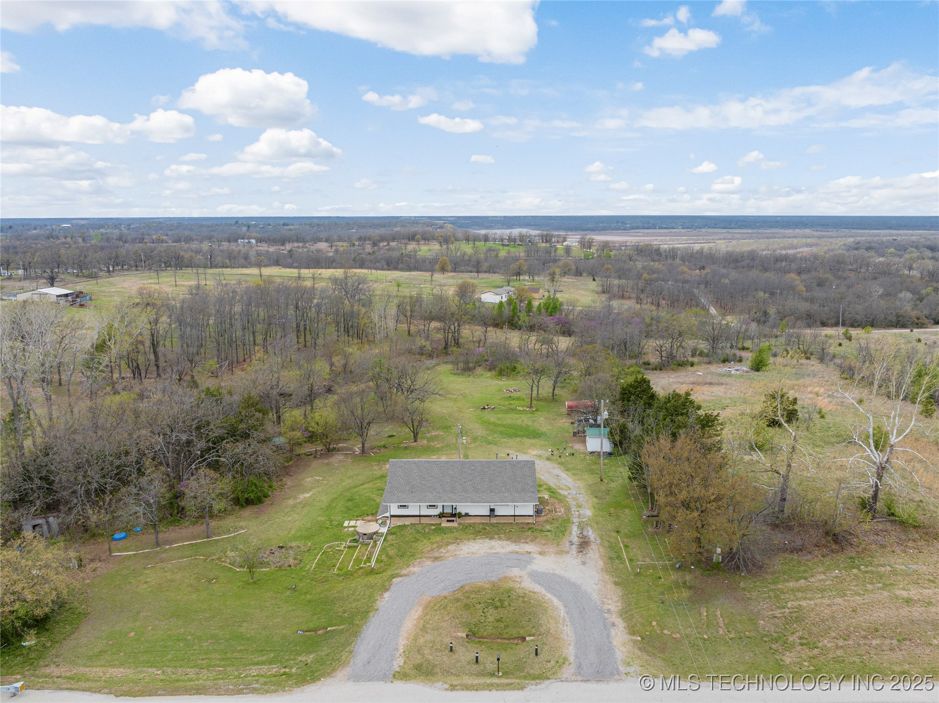 2482 N Highway 48 Highway