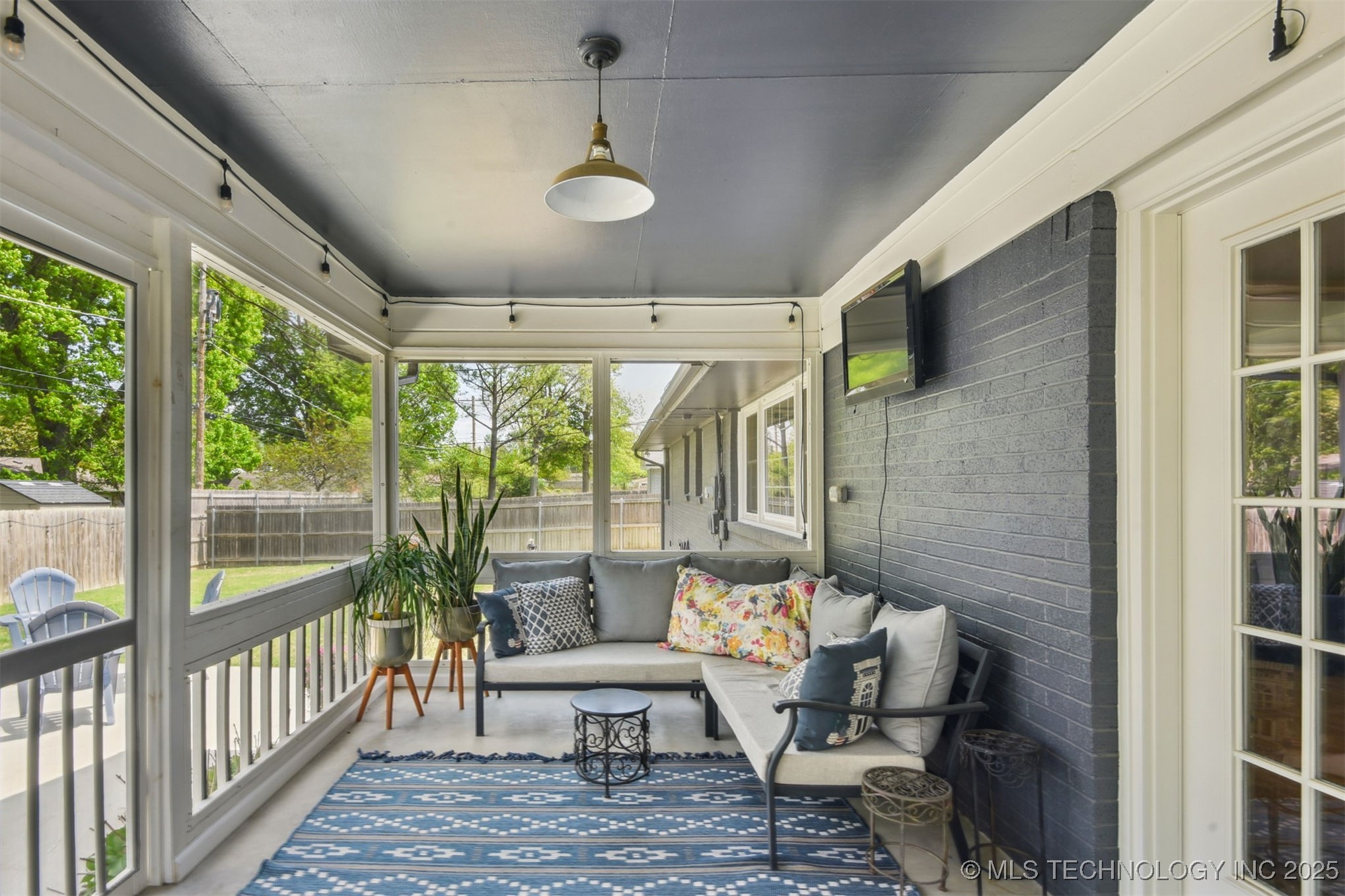 4317 E 56th Place