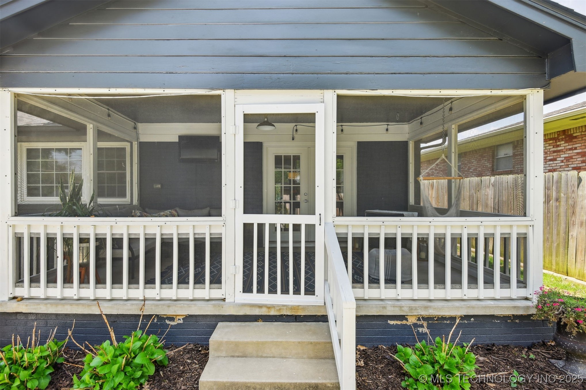 4317 E 56th Place