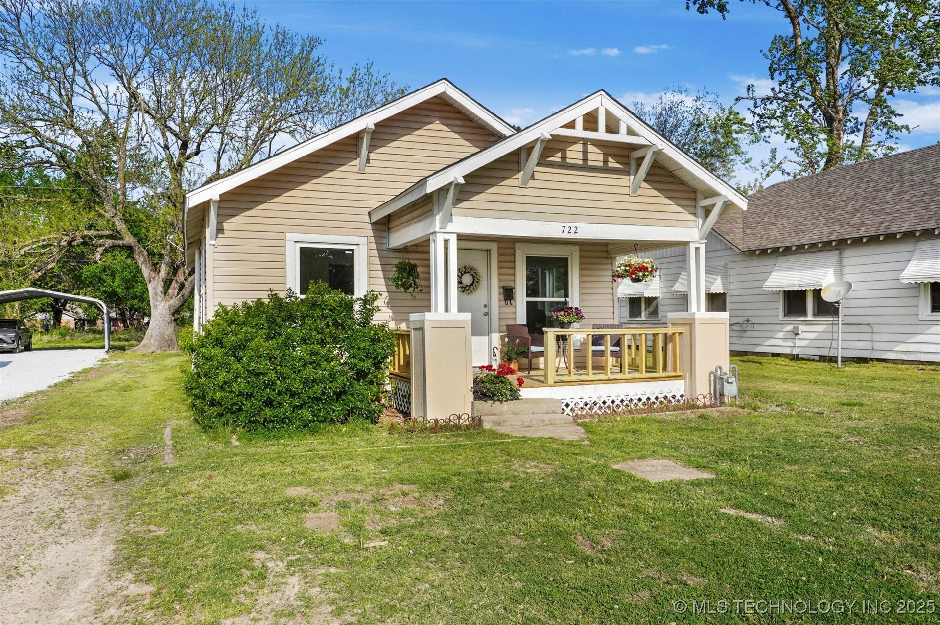 722 S Hughes Avenue