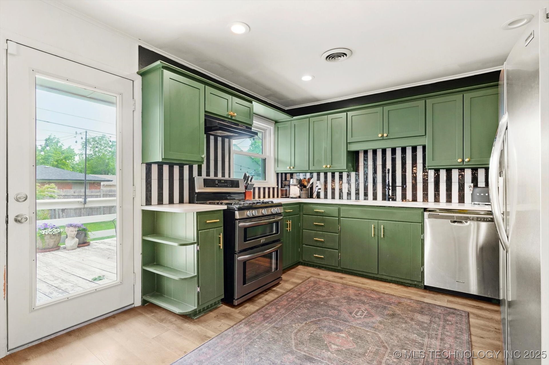 5729 E 25th Place