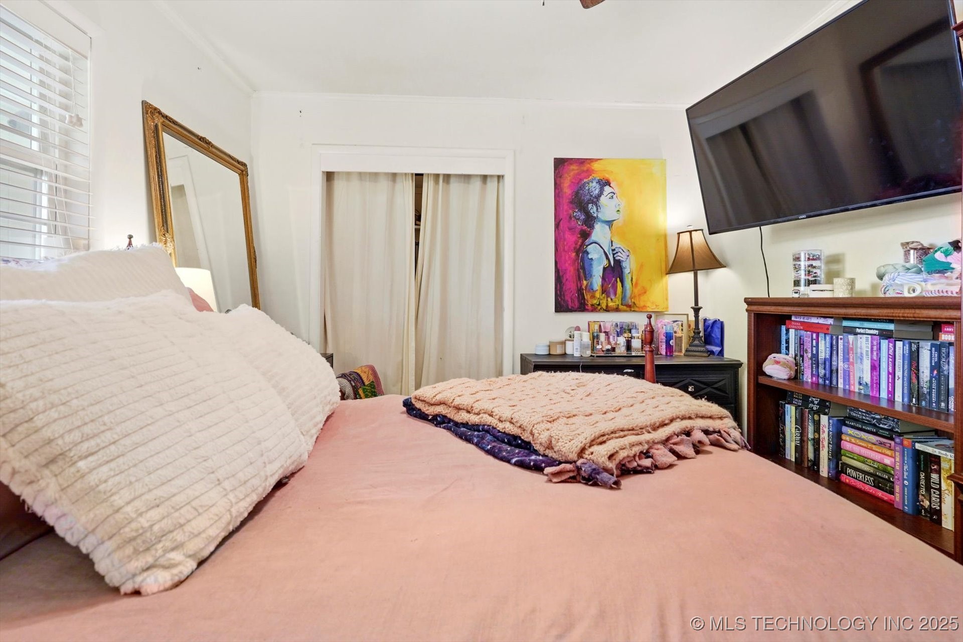 5729 E 25th Place