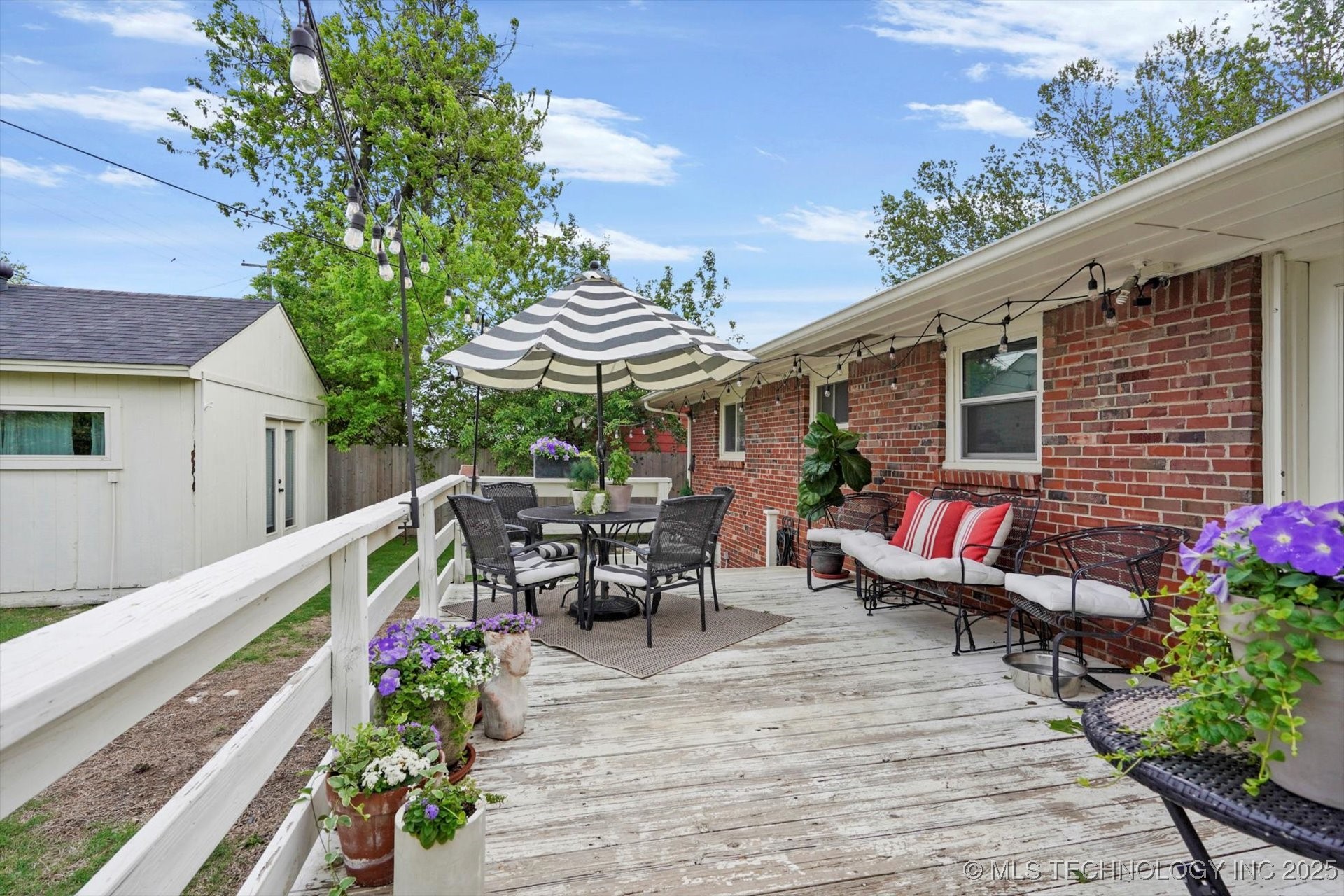 5729 E 25th Place