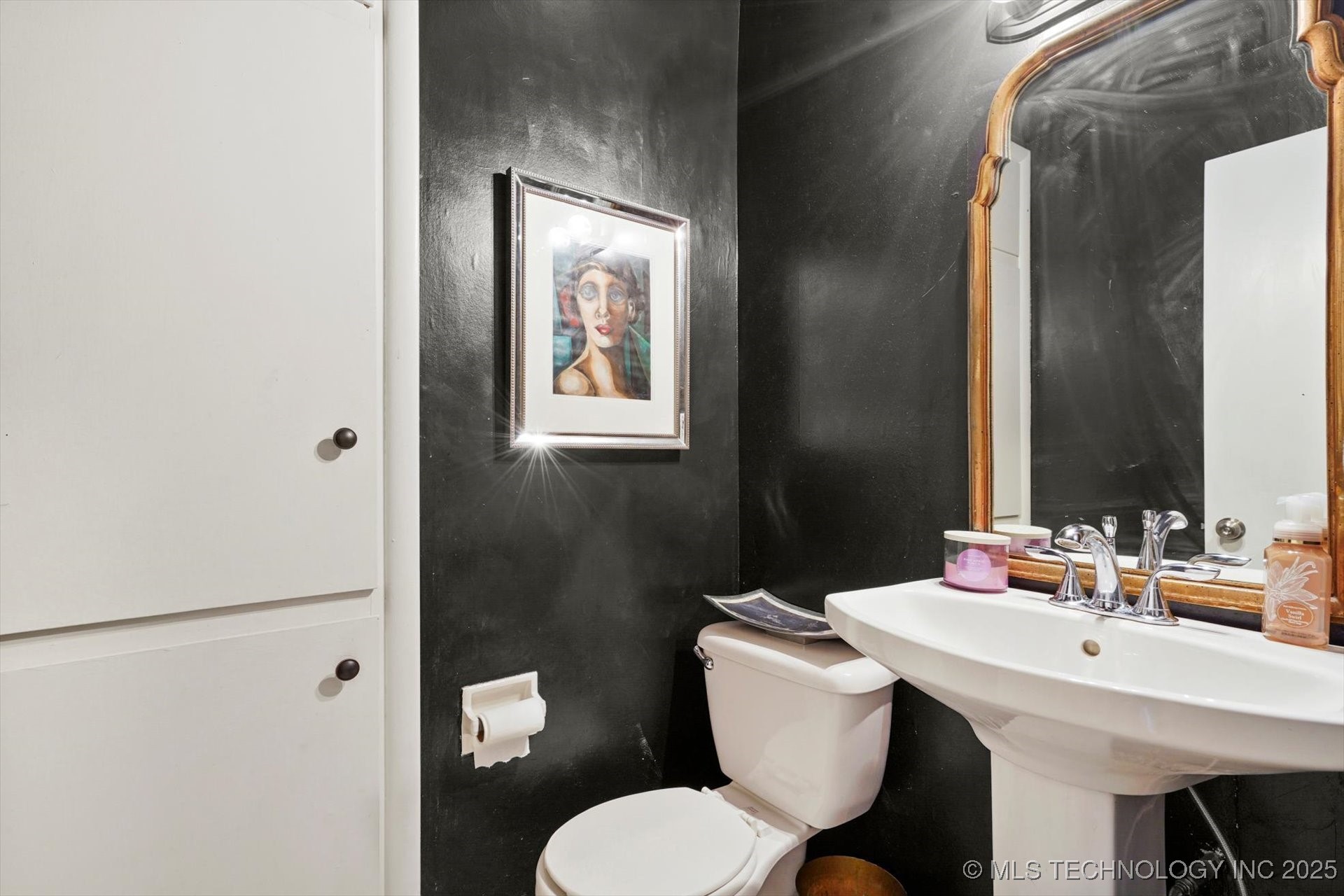 5729 E 25th Place