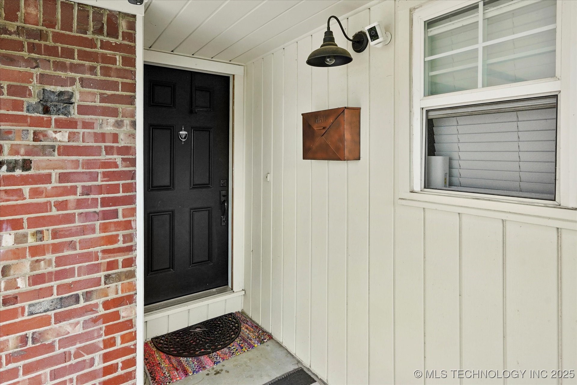 5729 E 25th Place