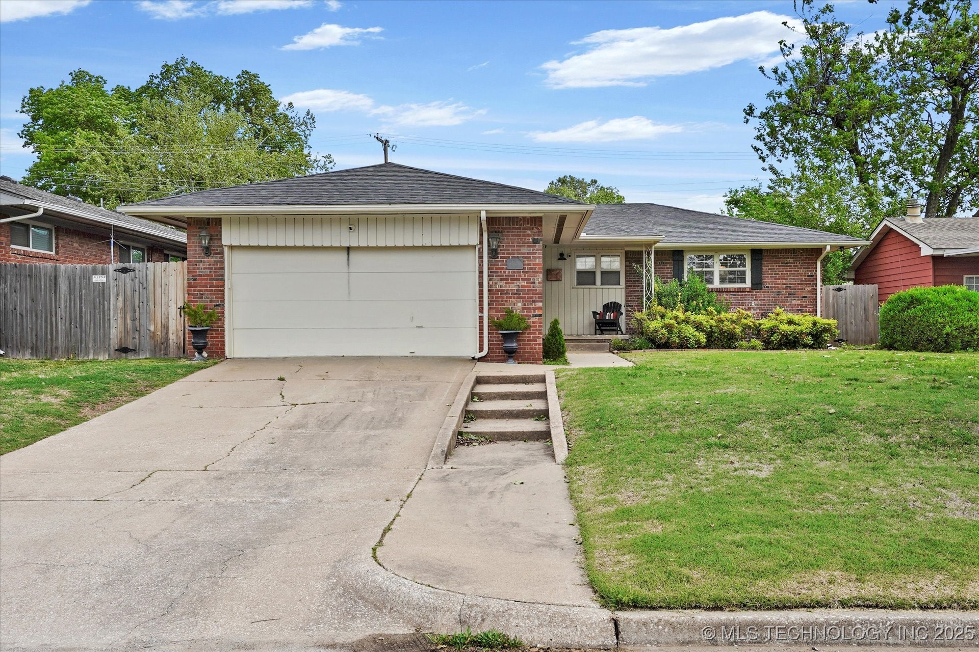 5729 E 25th Place