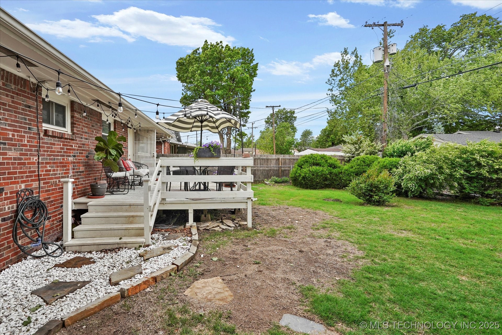 5729 E 25th Place