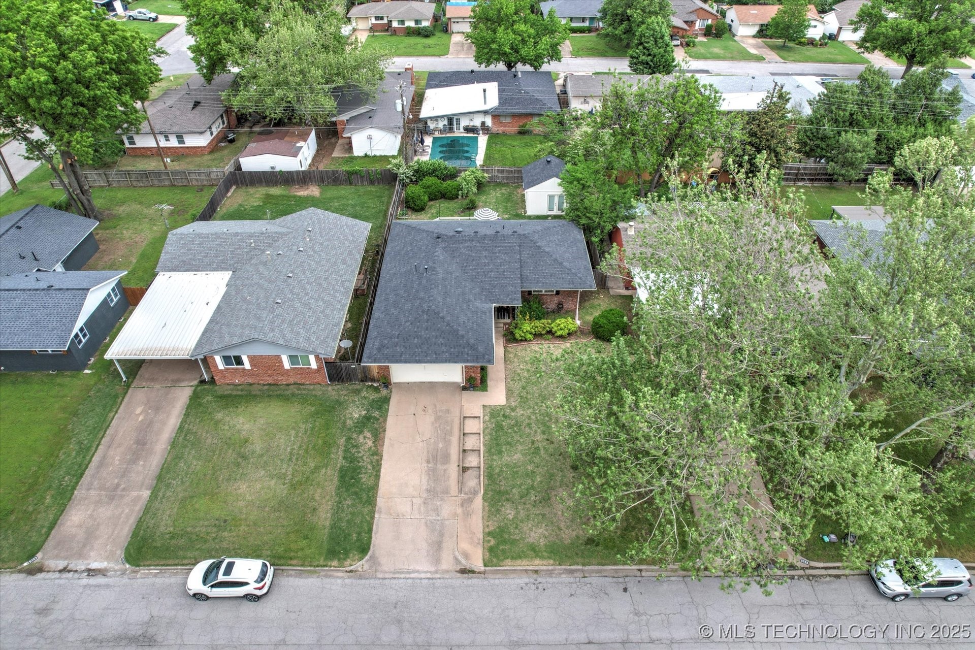 5729 E 25th Place