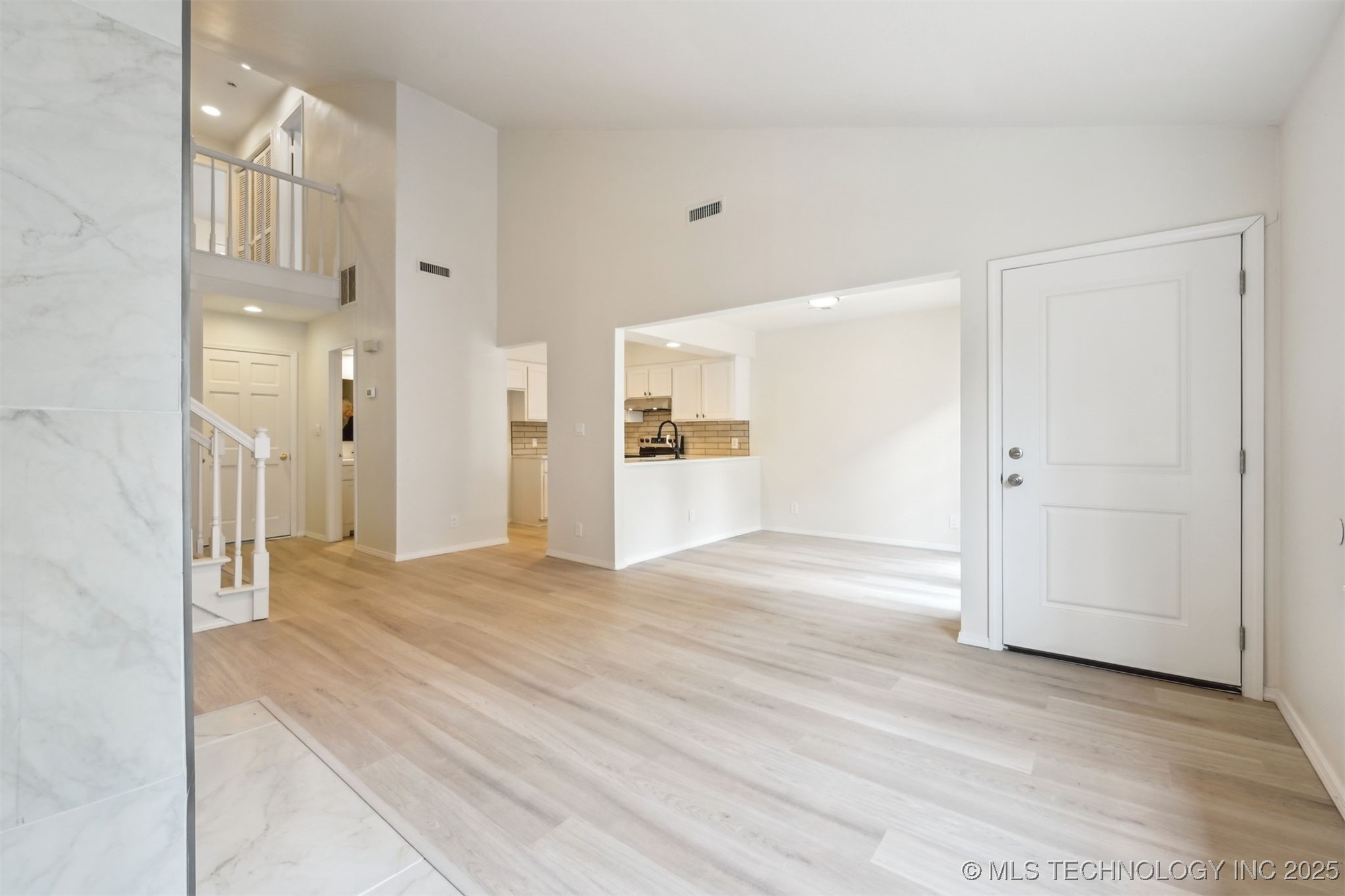 8935 S Norwood Avenue 1402