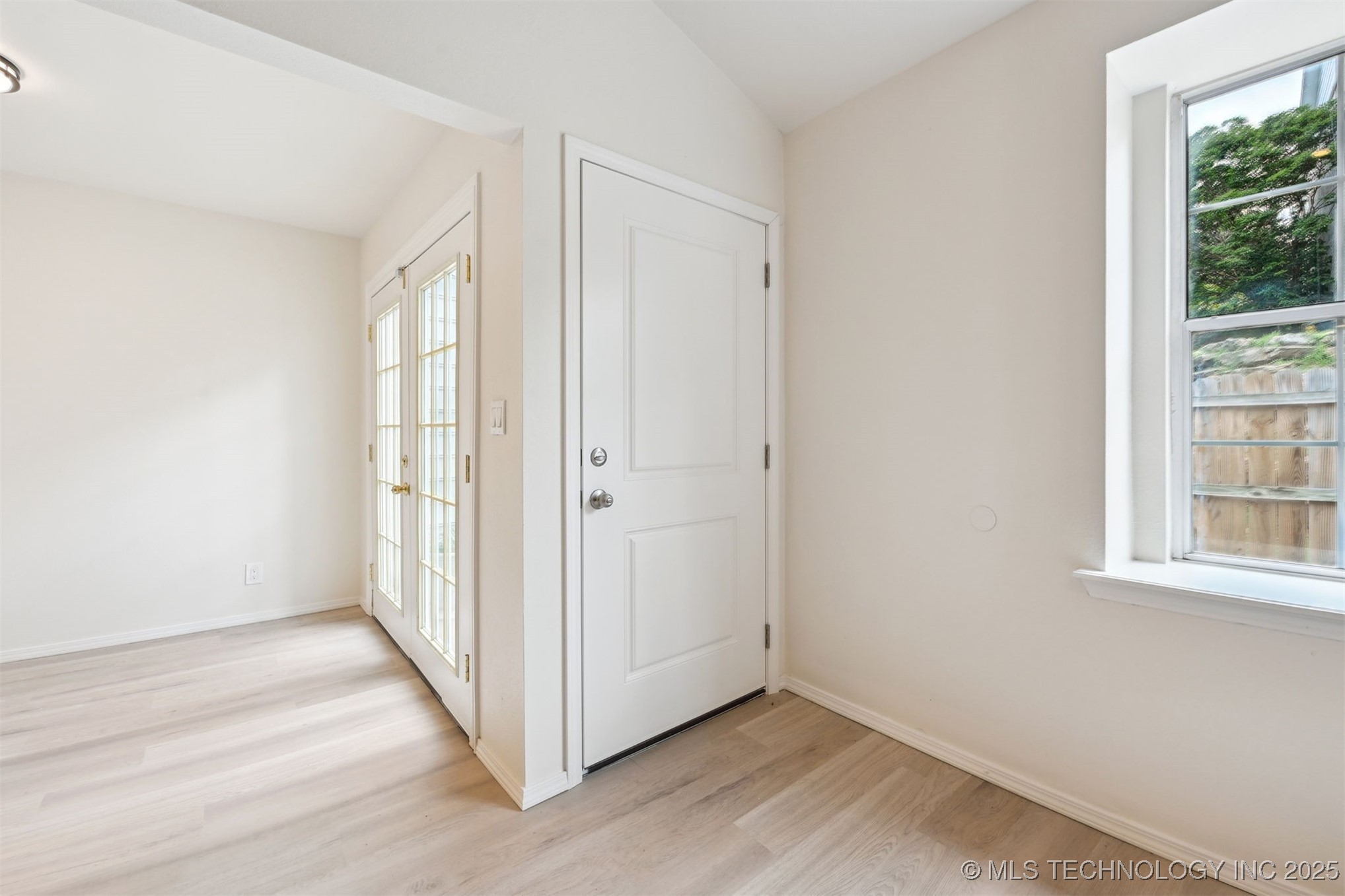 8935 S Norwood Avenue 1402