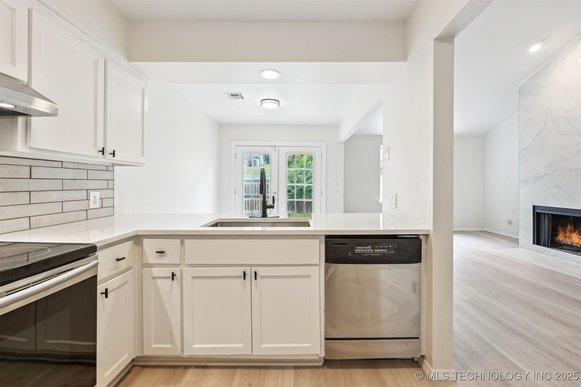 8935 S Norwood Avenue 1402