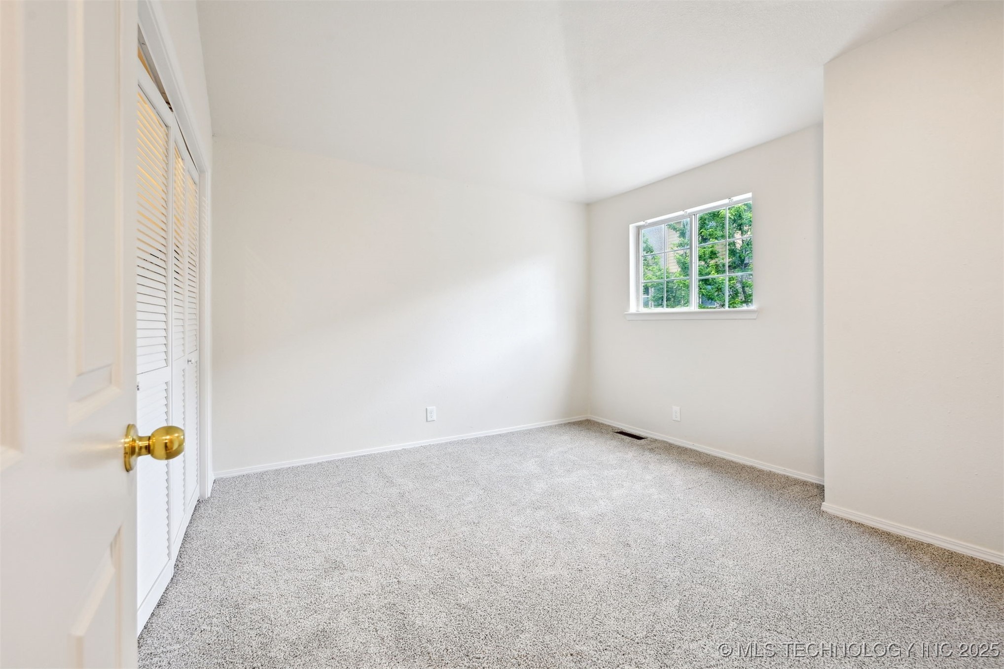 8935 S Norwood Avenue 1402