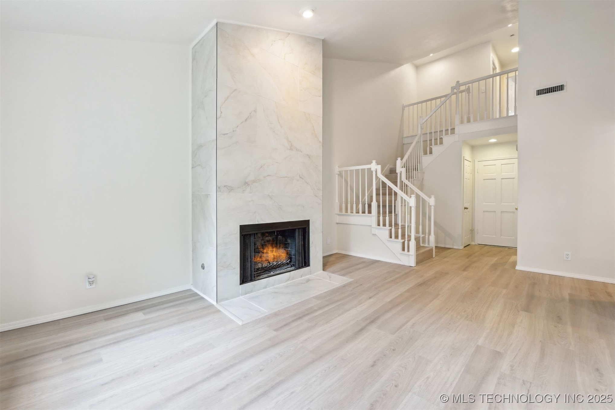 8935 S Norwood Avenue 1402