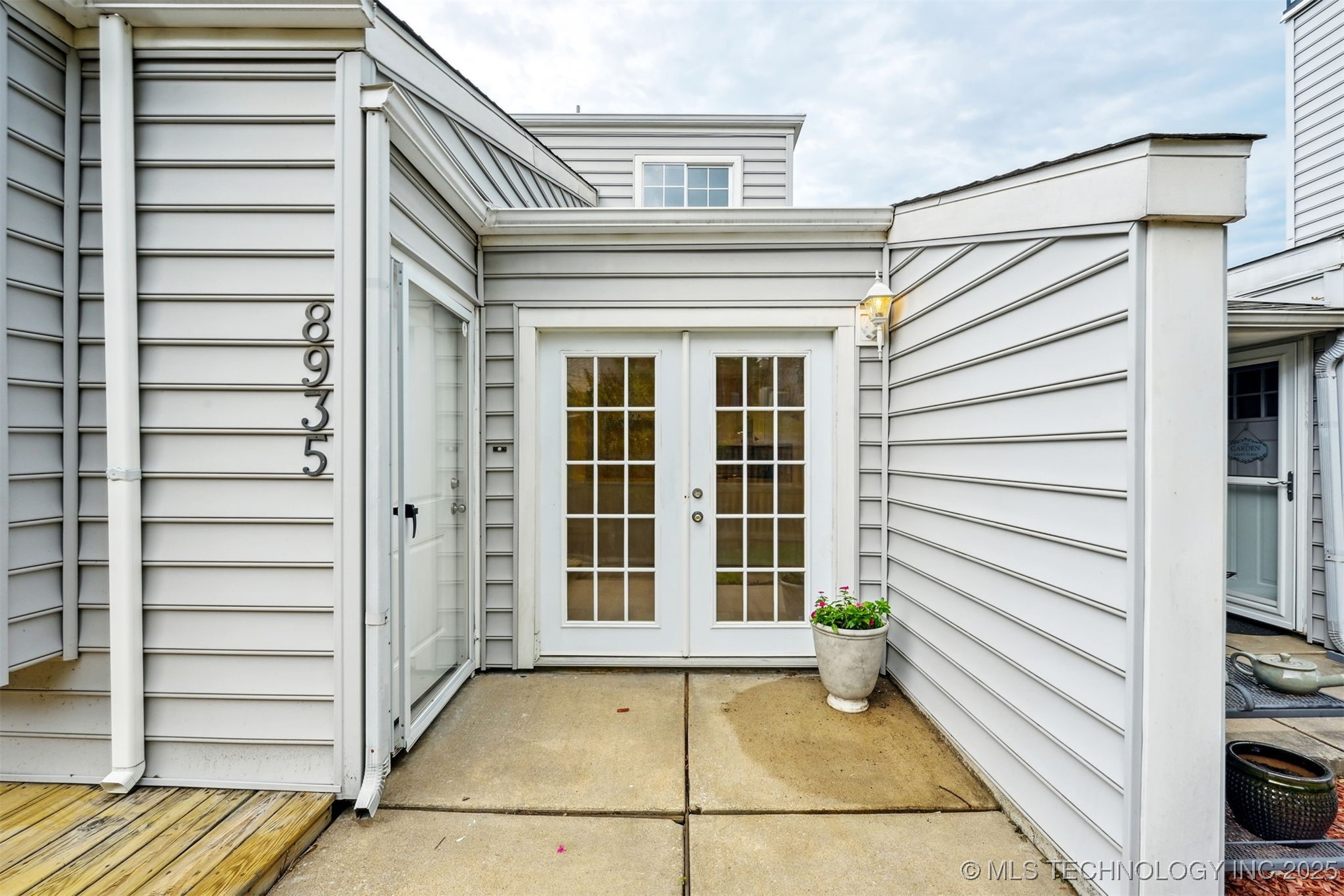 8935 S Norwood Avenue 1402