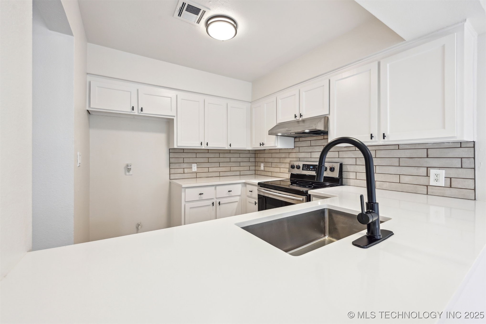 8935 S Norwood Avenue 1402