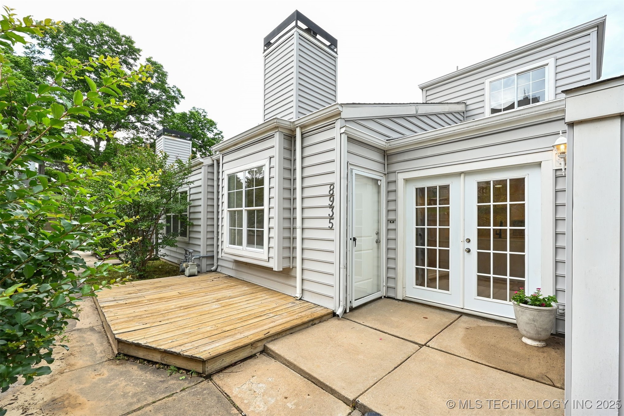 8935 S Norwood Avenue 1402