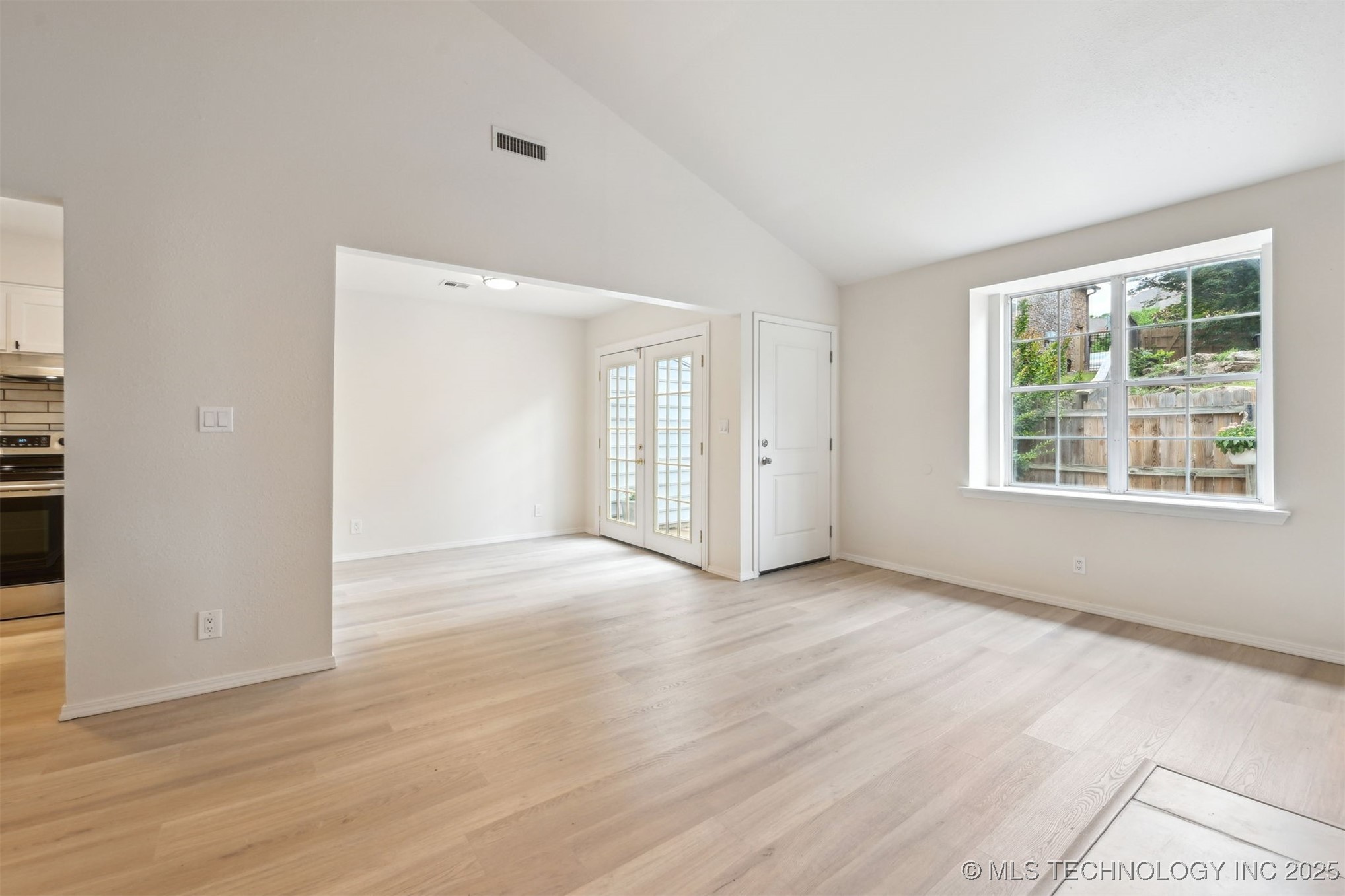 8935 S Norwood Avenue 1402