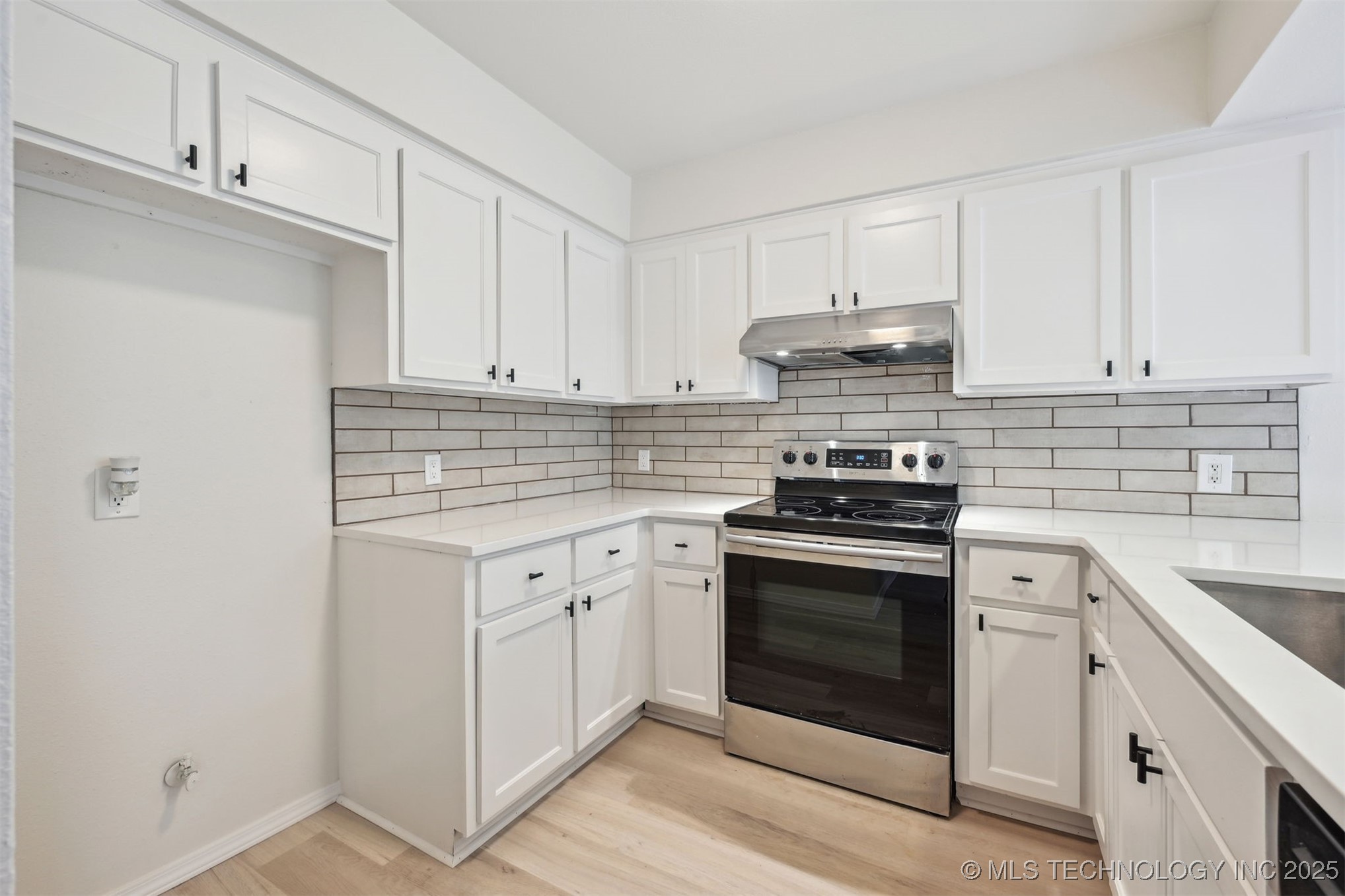 8935 S Norwood Avenue 1402