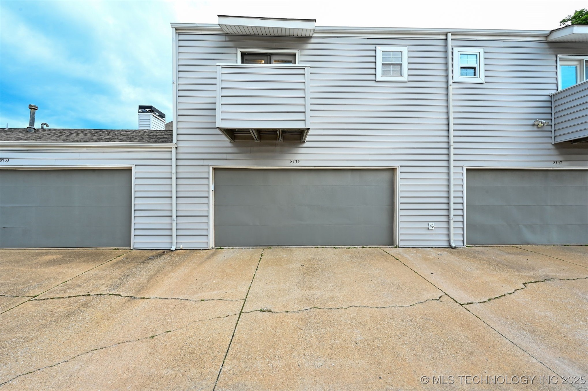 8935 S Norwood Avenue 1402
